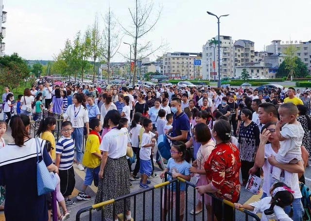 廣州接送小孩鐘點工-神獸上下學接送鐘點工