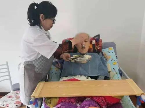 日常老人陪護保姆工作包括哪些？
