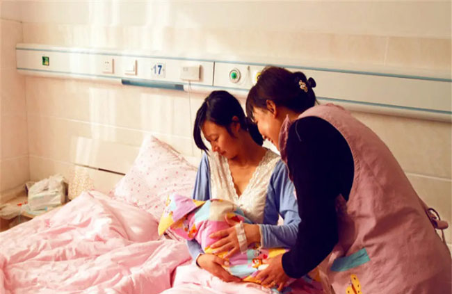 高薪資也沒(méi)人干，月嫂育兒嫂有多難？