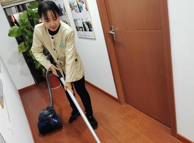 做家政鐘點工的利弊，你看了會怎么選？