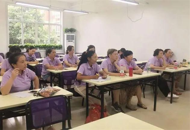 月嫂學校竟有這么多門道，學做月嫂的姐妹一定要看看！