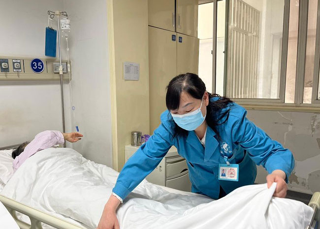 護工價格高低不同，選擇護工需謹慎